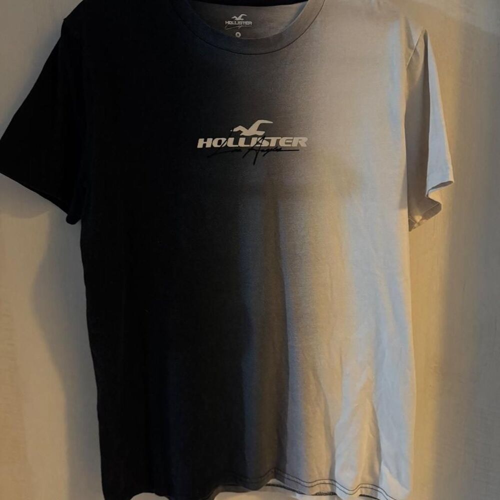 Hollister-co Men's Black and White T-shirt